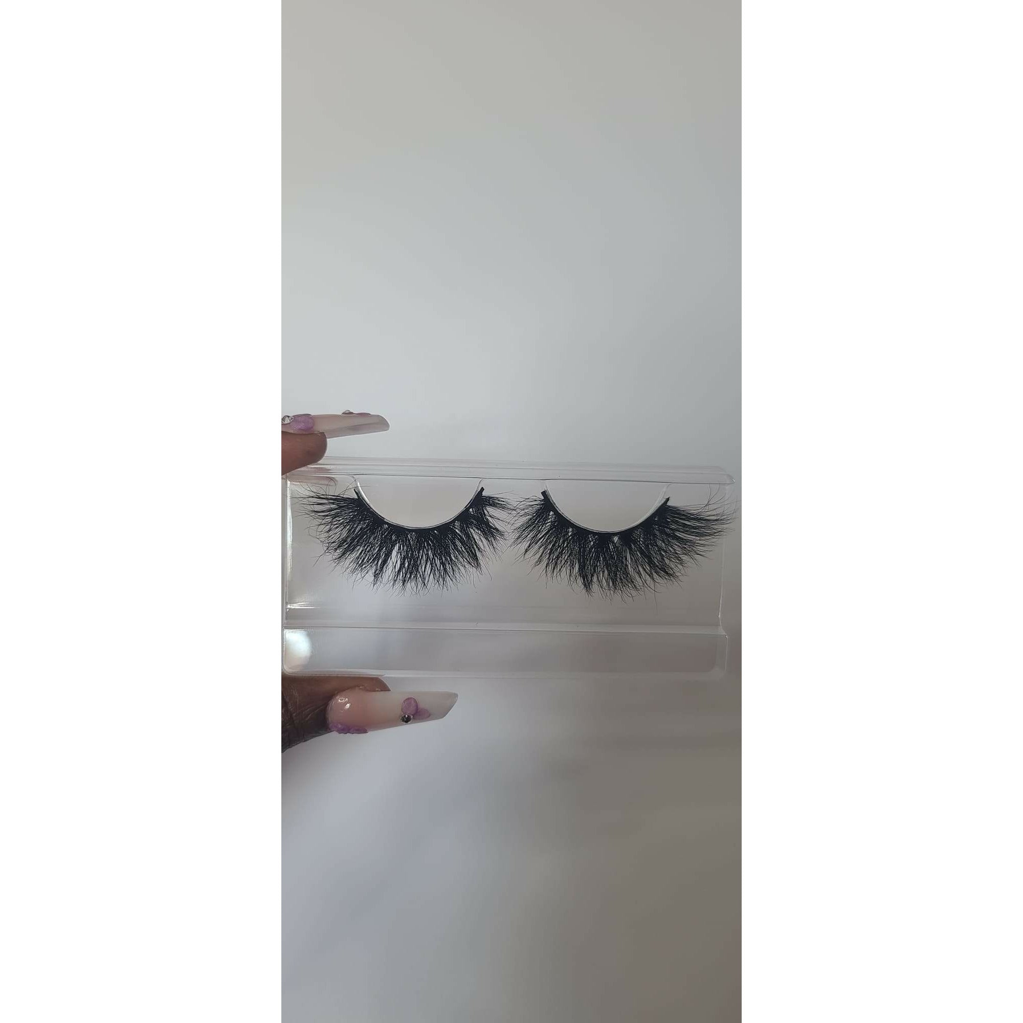 Fluffy Dramatic Lashes - Jubilee Boutique